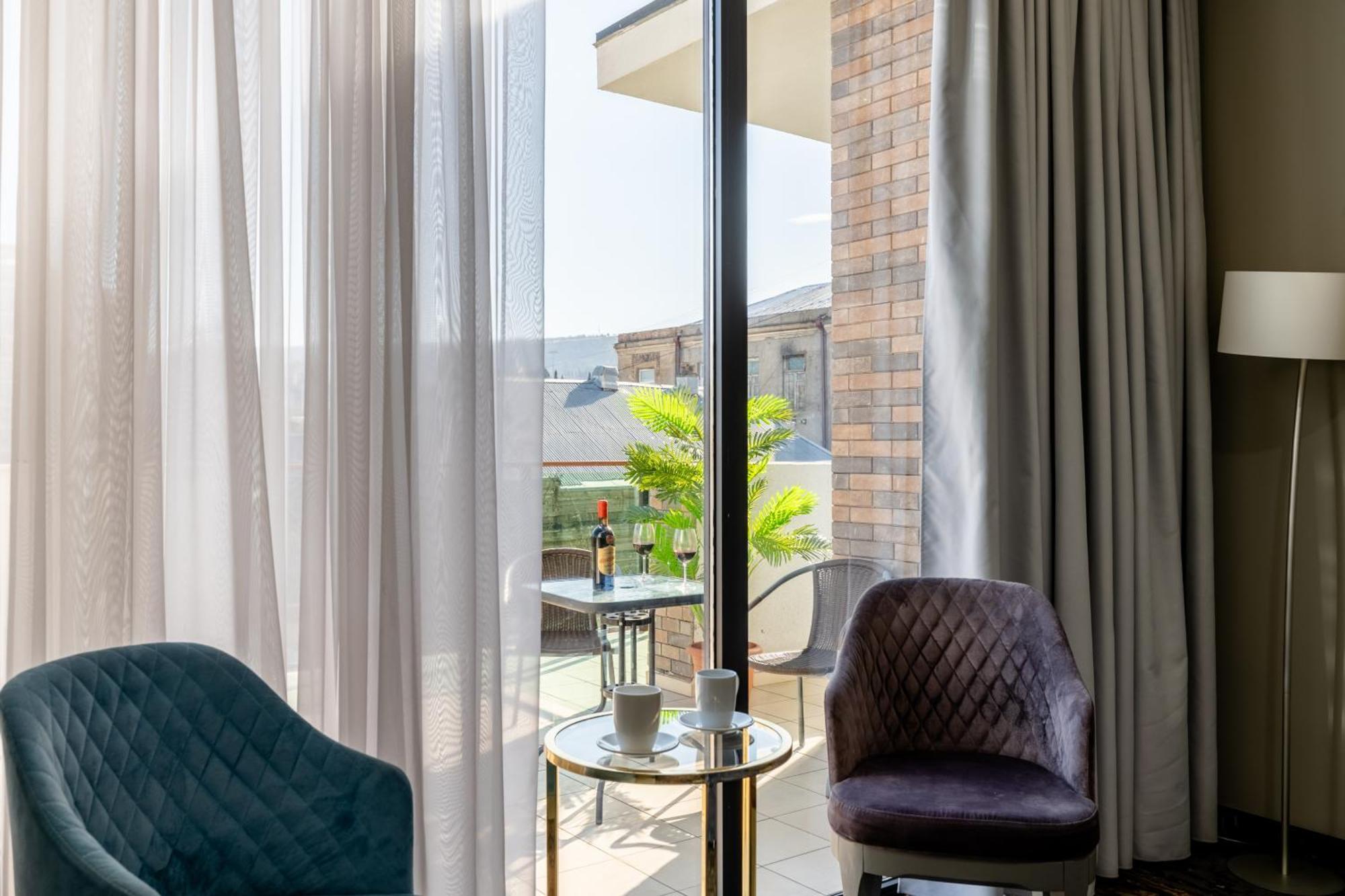 Brosse Garden Hotel Tbilisi Buitenkant foto
