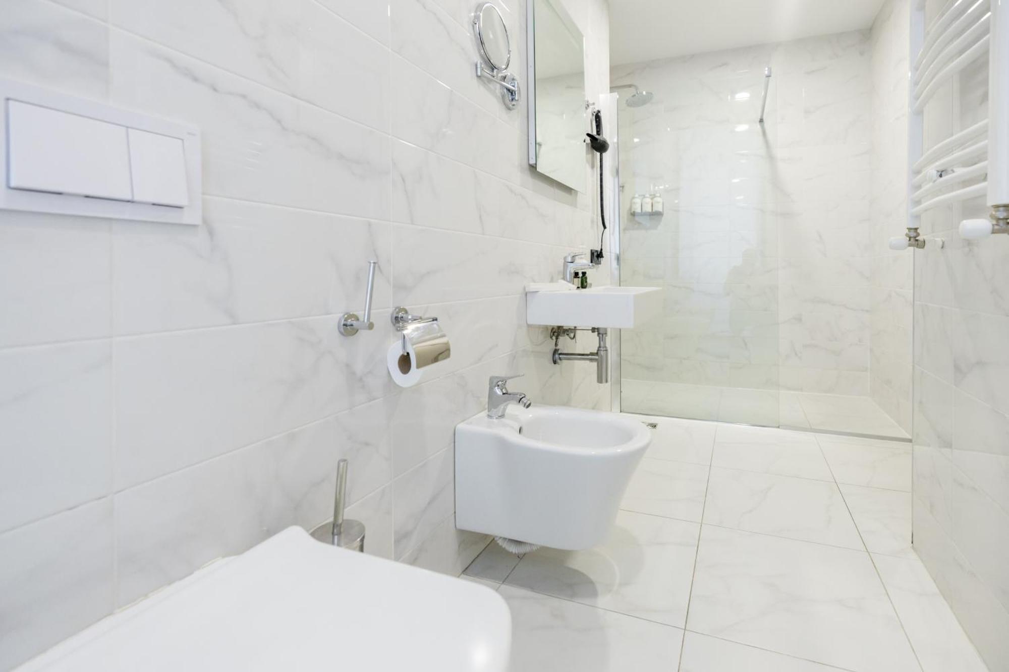 Brosse Garden Hotel Tbilisi Buitenkant foto