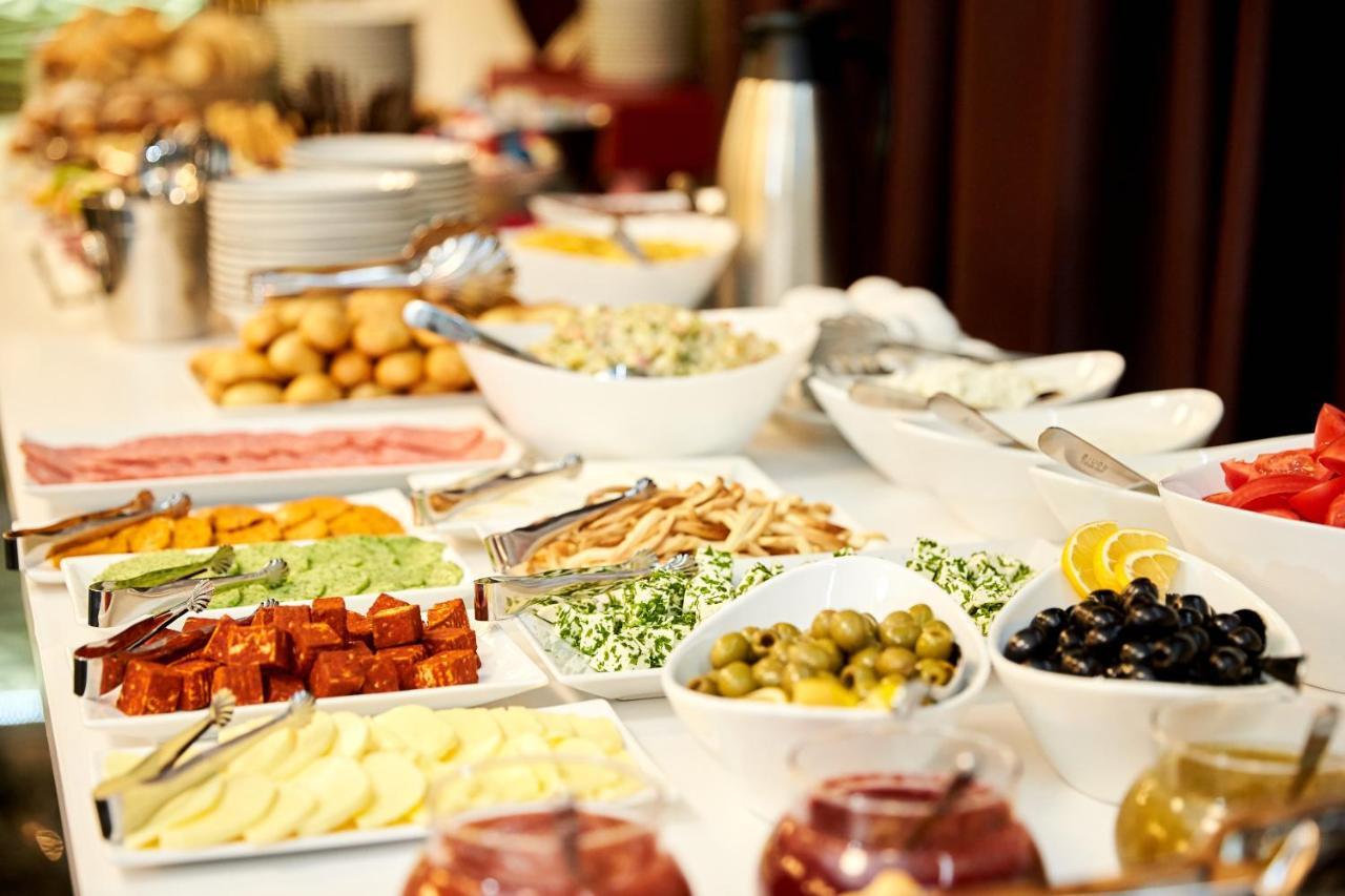 Brosse Garden Hotel Tbilisi Buitenkant foto