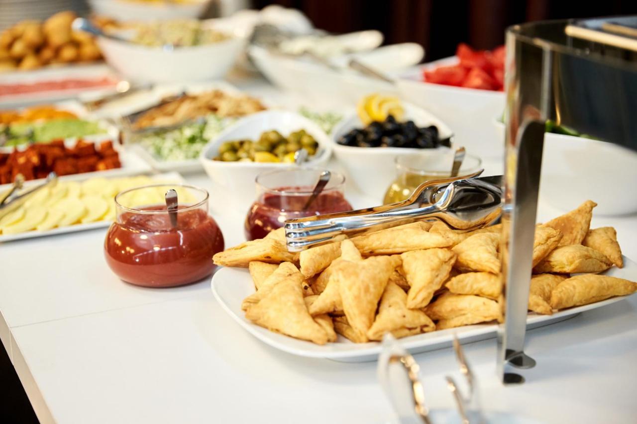 Brosse Garden Hotel Tbilisi Buitenkant foto